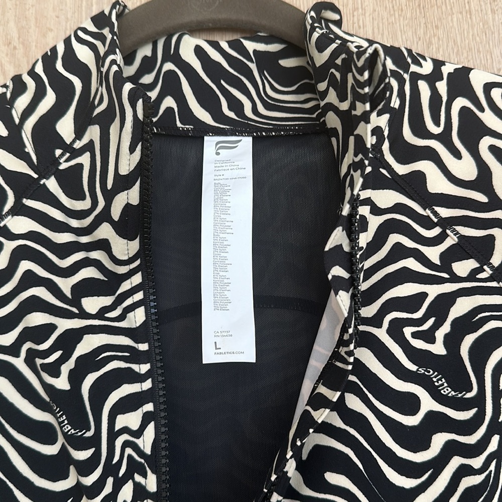 Nwot Fabletics Patterned Zip Up Track Jacket - image 5